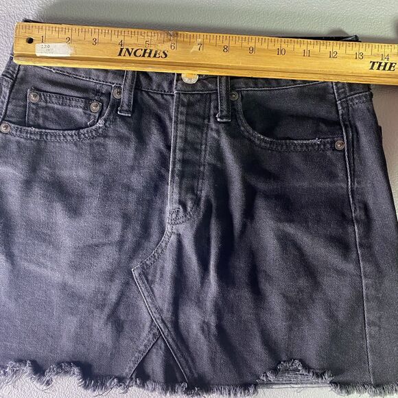 AMERICAN EAGLE Mini Skirt Button Fly Raw Hem Denim 5-Pocket Womens 0 Black - Picture 8 of 10